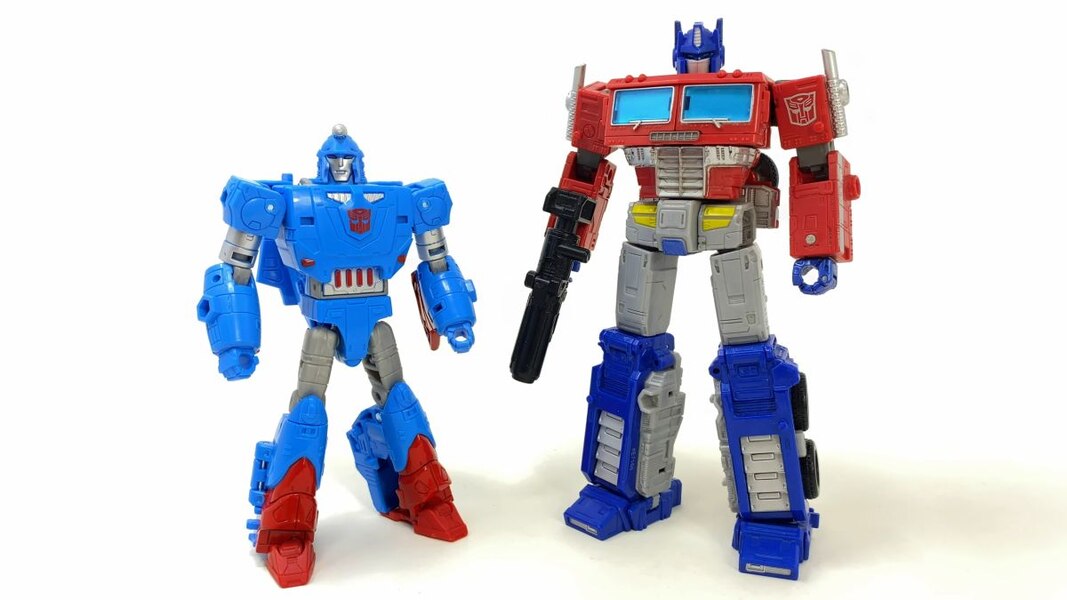 Devcon InHand Images of New Transformers Legacy Evolutions Figure